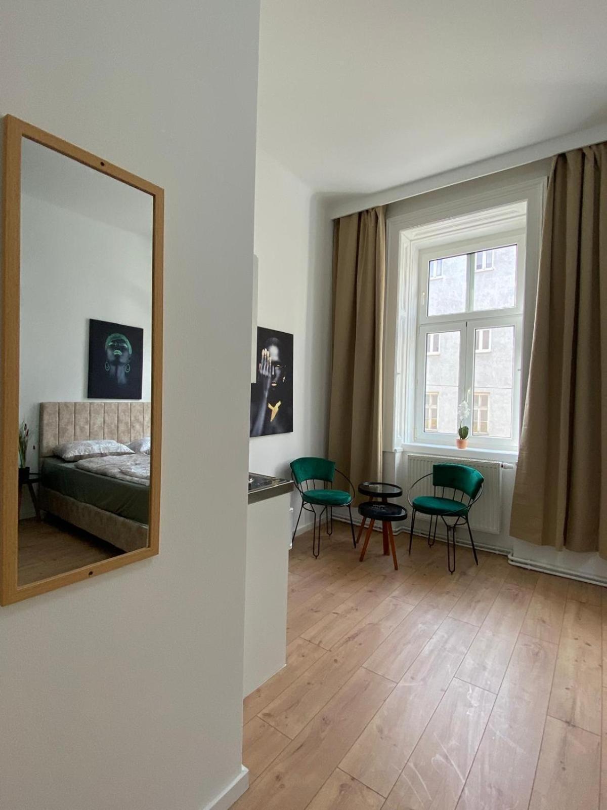 8 Fully Equipped Studio Shared Apt W Terrace Margareten Vídeň Exteriér fotografie