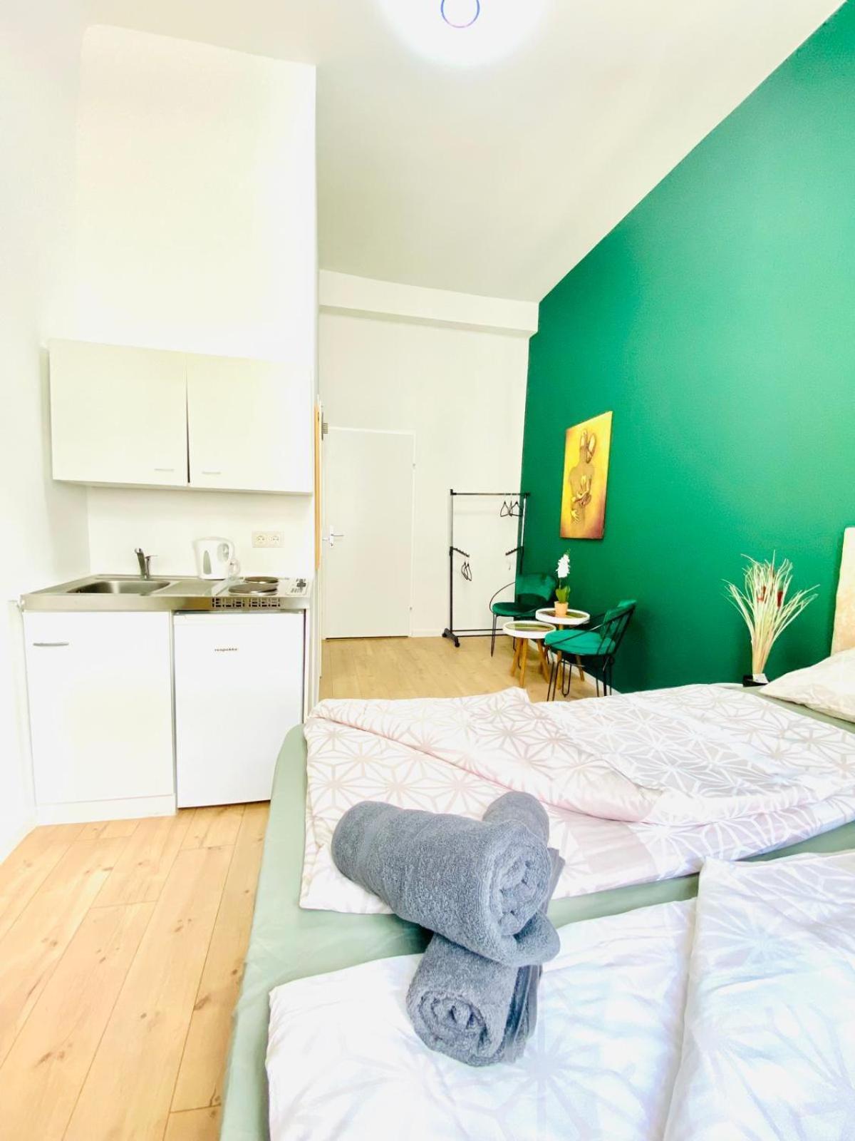8 Fully Equipped Studio Shared Apt W Terrace Margareten Vídeň Exteriér fotografie